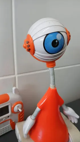 Boneco Mascote Robô Bbb Com Camera Robbb Seu Fifi | MercadoLivre