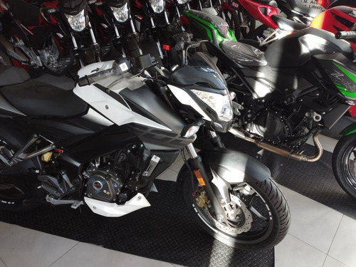 Rouser Ns200