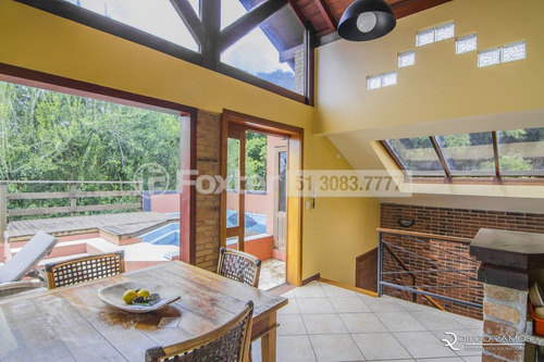 Casa Em Condomínio, 3 Dormitórios, 460.61 M², Menino Deus - 131790