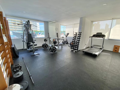 Venta De Apartamento De 1 Dormitorio En Brava En Edificio Torre Marina Punta Del Este