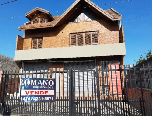 Chalet C/local Comercial Y Sótano, 3 Plantas Sobre Hipolito Yrigoyen Glew