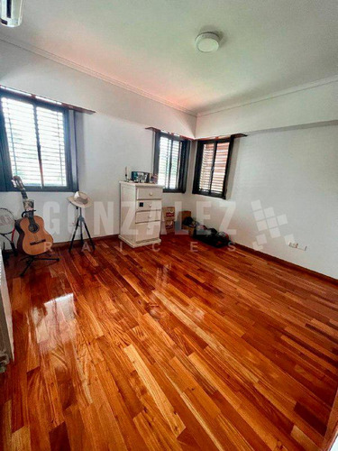 Casa 5 Amb En Barrio Uno - Con Piscina
