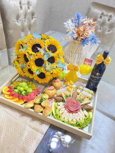 Imagen 4 de 5 de Desayunós Personalizado Con Arreglos De Girasoles.!
