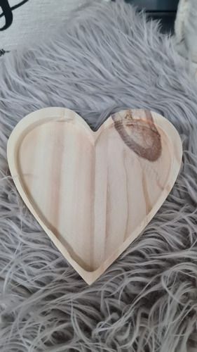 Imagen 4 de 6 de Plato De Madera Corazon Mundopino