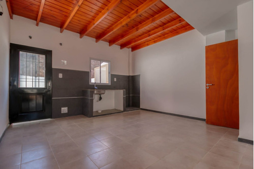 Imagen 4 de 23 de Casas En Venta En La Plata. Duplex Con Verde