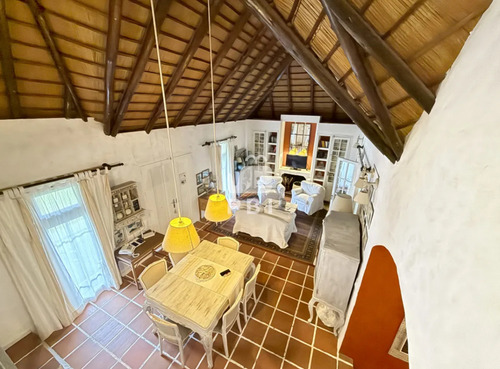 Venta De Casa En Pinares 4 Dormitorios - Ref : Pbi14730