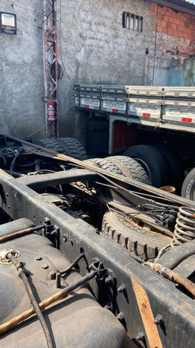 Imagem 6 de 25 de Ford Cargo 6332 2011/11 6x4 Chassis