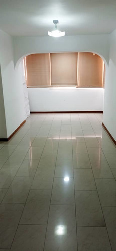 Imagen 6 de 9 de Apartamento En La Candelaria En Venta