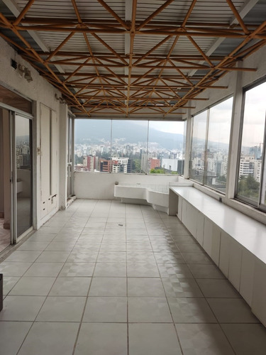 Imagen 22 de 27 de Precioso Departamento Penthouse Dúplex Con Espectacular Vista En Sector González Suárez
