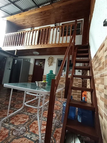 Casa En Venta De 5 Dorm. En Lo Prado