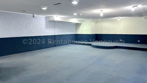 Local Comercial En Alquiler En Las Mercedes,solo Negecios De Alto Target,cafes O Marcas Exitosas Y Reconocidas. 24-28857gm