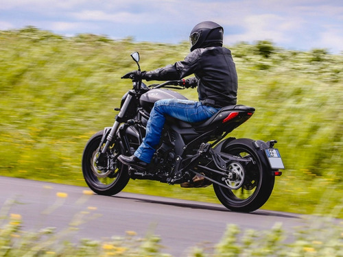 Imagen 12 de 17 de Benelli 502c - No Ducati, No Diavel!