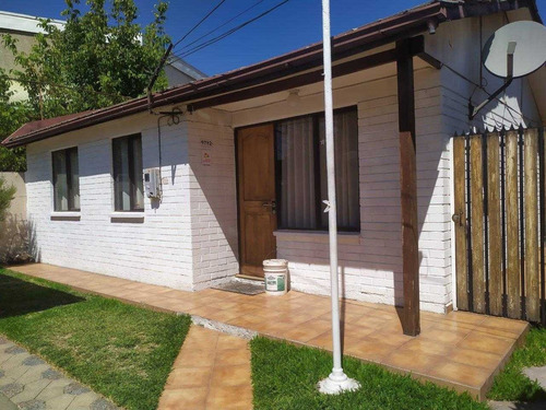 Casa En Sector Residencial Cercano A Metro Trinidad