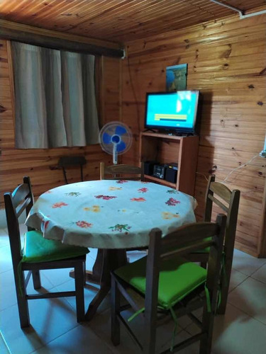 Casa Tipo Cabaña Para 5 Personas. Muy Confortable Y Tranqui
