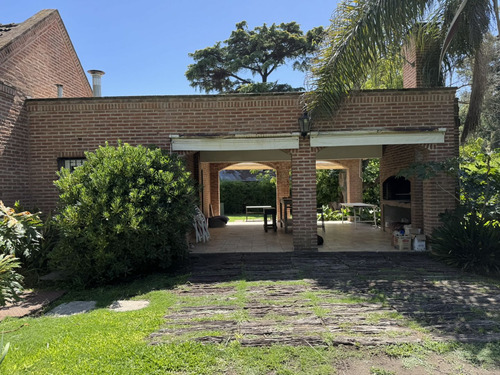 Excelente Chalet 4 Amb. Estilo Inglés En Villa Udaondo