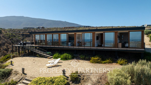 Casa De Ensueño Con Vista Despejada Al Mar En Excl...