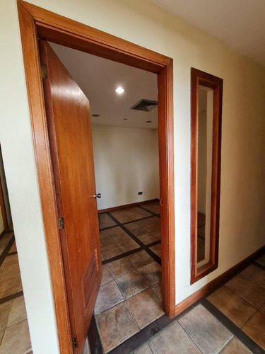 Imagen 6 de 9 de Oficina En Venta En Av Bolivar Liseth Varela 0414-4183728