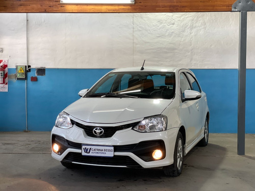 Imagen 1 de 13 de Toyota Etios Xls 5p Mt 2018 Con Gnc