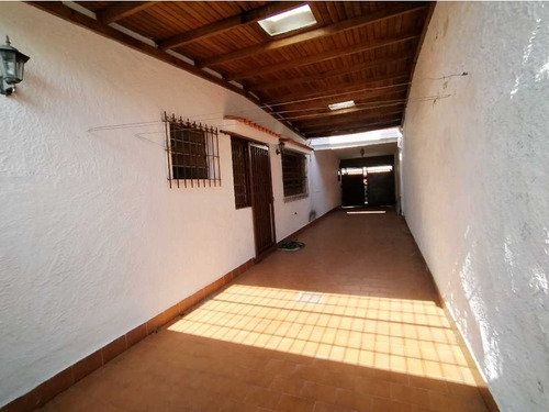 Casa En Venta, Valencia, Urb Trigaleña Em-8370321