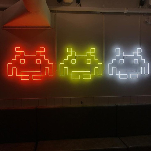 Letrero Led Neon En Acrilico De 3 Mm 40*43cm Space Invaders