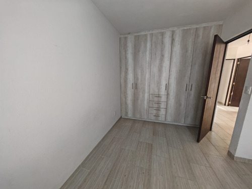 Fracc. Vista Azul A Unos Pasos De Tec Milenio Cerca Del Libram.surpte Casa En Esquina De 4 Recamaras Con Closets Y Estudio En Pb, Espacios Amplio E Iluminados