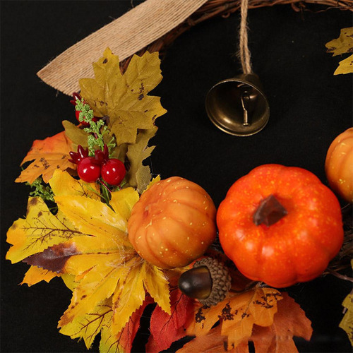 De Calabaza De Arce Con Campana De De Calabaza Artificial