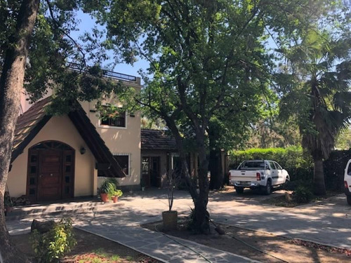 Imagen 3 de 19 de Casa Chalet En Venta- 5 Dormitorios Sobre 1000 M2 Con Piscina - Toma Menor Valor