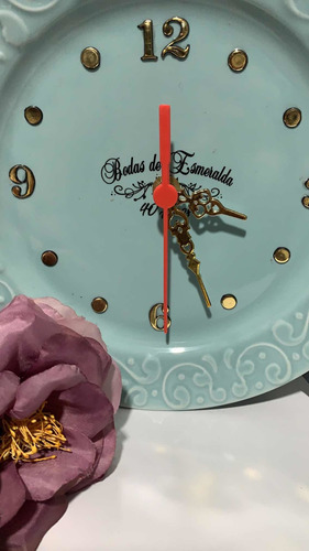 Imagem 2 de 3 de Relógio Para Bodas De Esmeralda 40 Anos 20cm