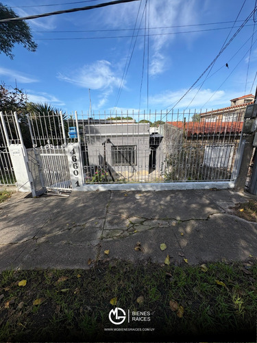 Alquiler, Casita Malvin Norte A Pasos De Veracierto Y Hipólito Yrigoyen