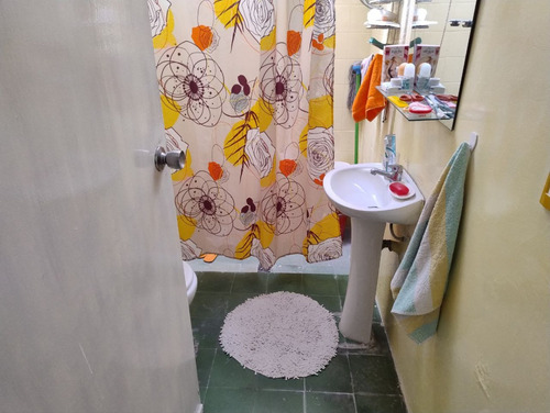 Parque Batle Venta Apartamento 2 Dormitorios En Pb Con Patio Al Frente.