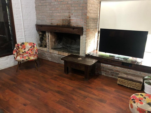 Casa En Venta De 3 Dormitorios En Zona Residencial