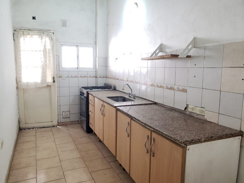 Imagen 14 de 23 de 2 Amb Venta Castelar C/patio - Entra. Independient