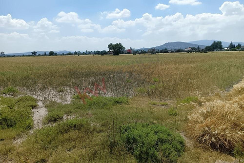 Predio La Tapona En Villa De Tezontepec A Tres Minutos Del Centro.