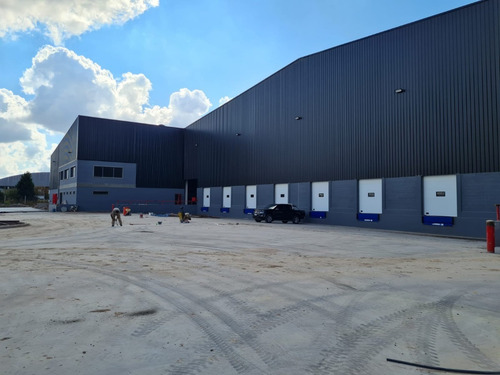 Imagen 1 de 14 de Deposito A Estrenar 4.700 M2