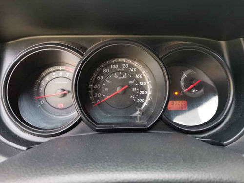Imagen 14 de 15 de Nissan Tiida 2012 4p Sedan Comfort 6vel A/a