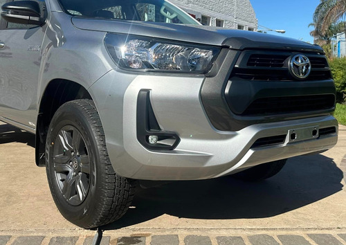 Toyota Hilux C/doble 2.8 Tdi Automatica Sr 4x4 0km My2024