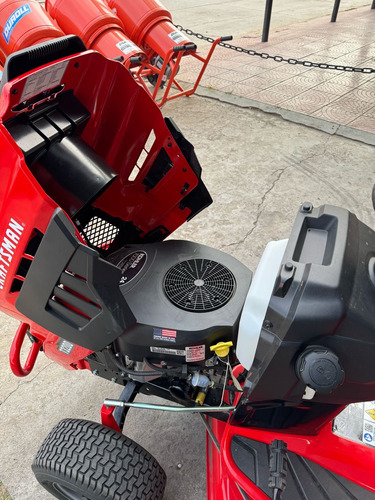 Tractor Corta Césped A Gasolina Craftsman 24hp