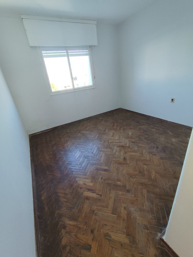 Santa Lucia Y S Quintín Amplio 2 Dorm Balcon $ 25000 Gt 2300