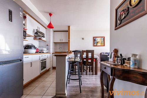 2 Dorm + 2 Baños + Estac En Santiago. Metro Moneda.