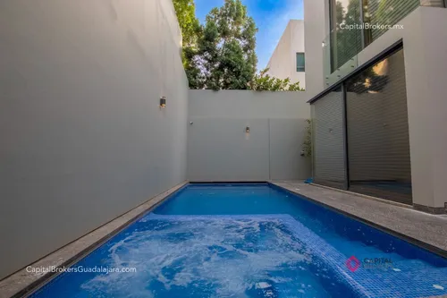 Casa De Lujo Con Alberca En Venta Zona Andares