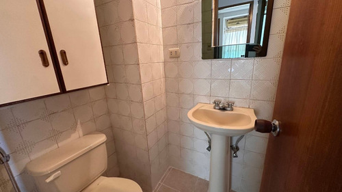 Apartamento En Venta En Piso Bajo Urb Valles De Camoruco Acv 278416