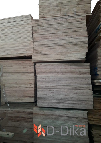 Fenolico 18mm 1,22 X 2,44 Sin Nudos Pino Cara Buena Lijada