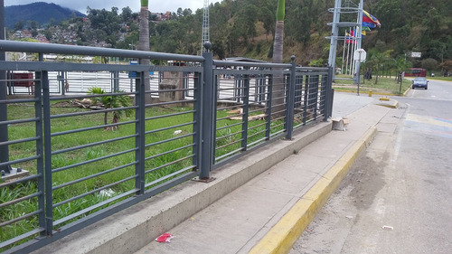 Imagen 6 de 10 de Herrería Metal Mecánica Alcantarillas Postes Cercas Parques