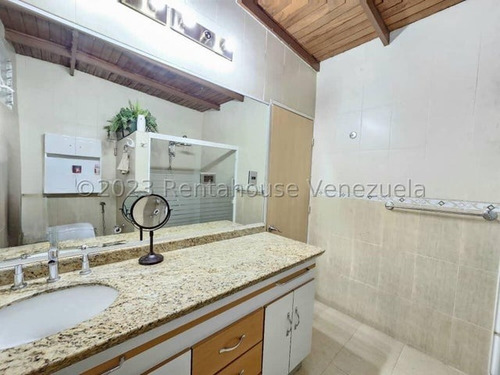 Se Vende Casa Quinta San Jacinto Maracay 24-10972 Ec