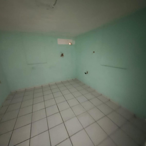 Casa En Venta, 4 Recámaras, 2 Niveles, Duplex, Sm 23, Cancún Centro.