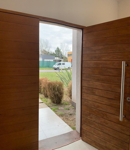 Casa En Country Lomas De City Bell Alquiler