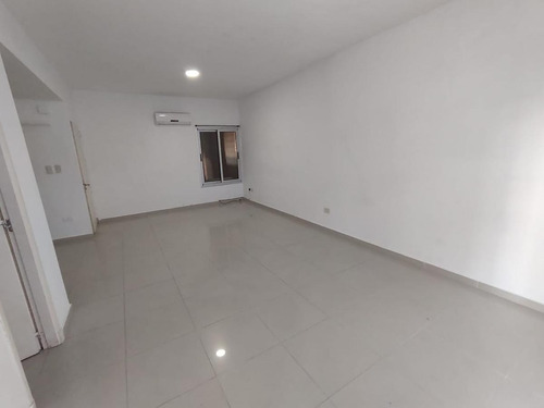 Imagen 4 de 7 de Monoambiente En Venta, Moreno 810 (4°c), Belén De Escobar