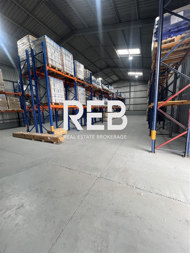 Bodega Con Oficina En Venta, Showroom Y Patios - Ruta 5 Sur