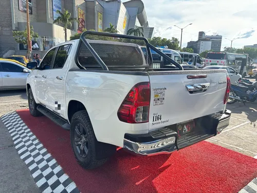 Toyota Hilux Srv 2.4 4x4 Mt Euro 6 Publica