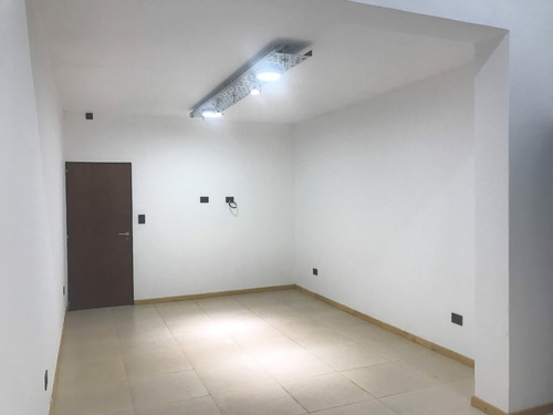Imagen 8 de 11 de Local Comercial Con Oficinas A Estrenar Zona Norte Rosario
